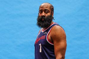 还要我怎样？哈登倾尽全力轰35分10板11助 有6失误 末节19分